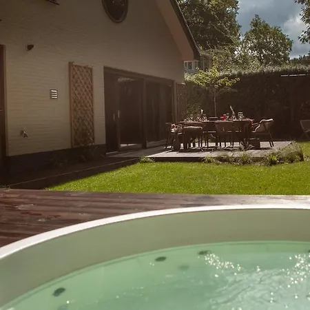 Luxe Boshuis Met